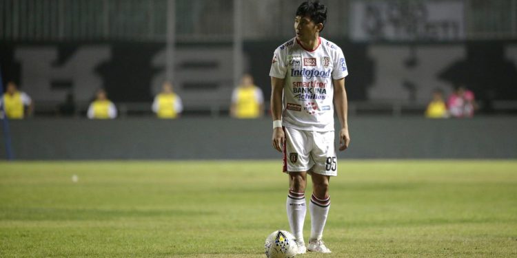 Michael Orah dan Pesona Magis Nomor Punggung 85