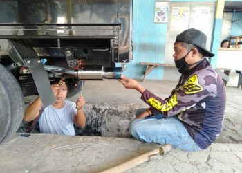 Usaha Bengkel Knalpot Bandung Beromset 5 juta per pekan