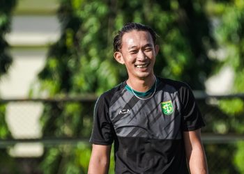 Rivky Mokodompit Terharu Gendong Putri Pertamanya