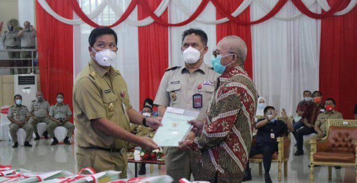 4.360 Warga Sulut Terima Sertifikat Tanah Program PTSL