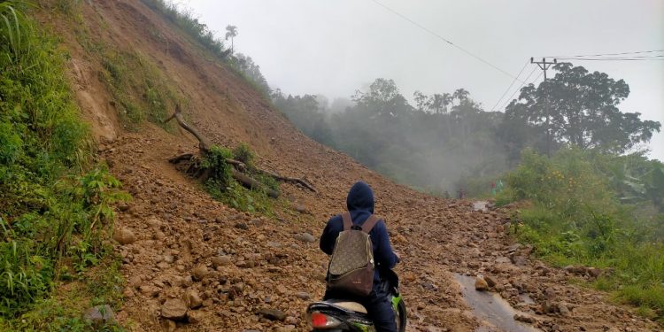 Hati-hati! Ada Longsor di Jalur Modayag-Lanud