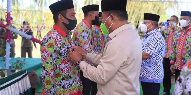 Bupati Serahkan SK 7 Penjabat Sangadi