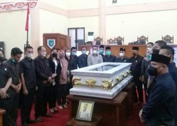 DPRD Bolmong Gelar Prosesi Pelepasan Jenazah Marthen Tangkere