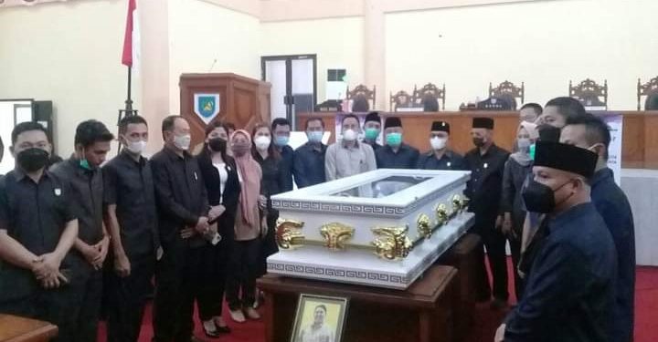 DPRD Bolmong Gelar Prosesi Pelepasan Jenazah Marthen Tangkere