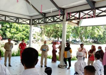 Pemkot Serahkan Hadiah Bagi Atlit Karate Berprestasi