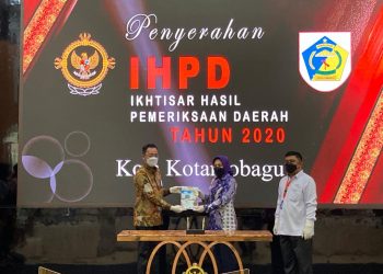 Walikota Tatong Bara Serahkan LKPD Tahun 2020 ke BPK RI