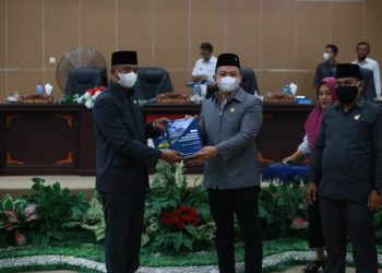 Wabup Sampaikan LKPj Kepala Daerah ke DPRD