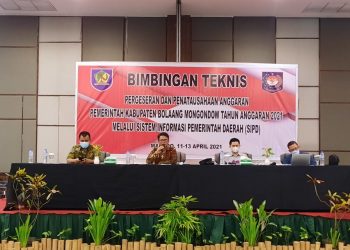 Sekda Bolmong Buka Bimtek Pergeseran dan Penatausahaan Anggaran lewat SIPD