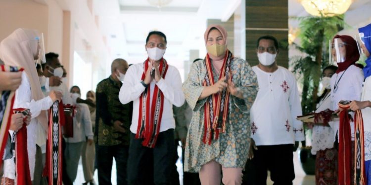 Hadiri Pelantikan RMPG-BMR, Wali Kota: Katong Samua Satu Gandong