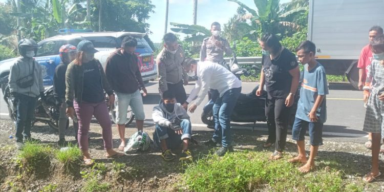 Bupati Boltim Bantu Evakuasi Korban Laka Lantas di Jalan Dodap – Togid