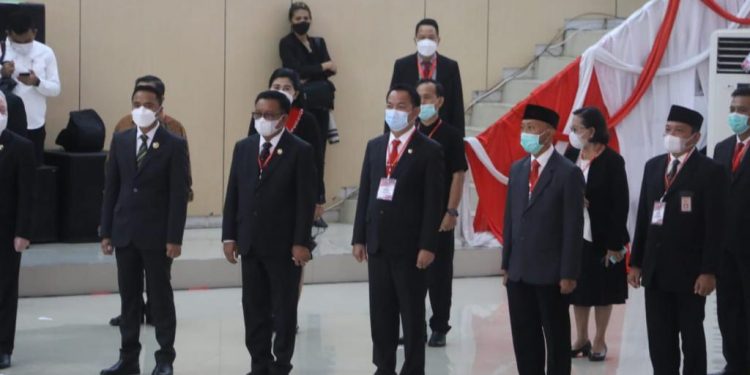 Sachrul-Oskar Hadiri Pelantikan Wali Kota dan Wakil Wali Kota Manado