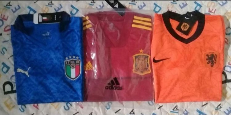 Jelang Euro 2020, Pedagang Jersey di Kotamobagu Ketiban Rejeki