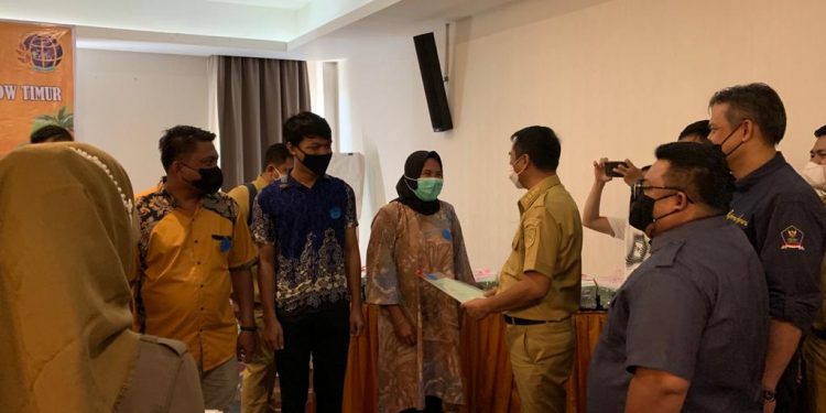 Bupati Serahkan 1.000 Sertifikat Tanah untuk Warga Boltim