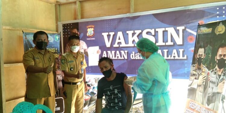 Warga Desa Molobog Timur Antusias Ikut Program Vaksinasi Covid-19