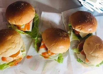 Burger Cheese Gita Damopolii Hadirkan Banyak Pilihan Rasa