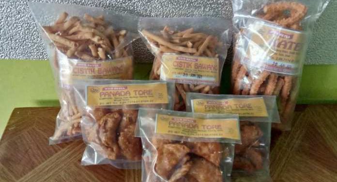 Jualan Cemilan, Lesmi Bisa Sekolahkan Anak Hingga Perguruan Tinggi