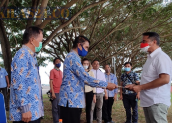 Bupati Boltim Lantik Pejabat di ‘Bawah Pohon’