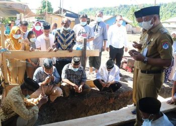 Wabup Letakkan Batu Pertama Pembangunan Masjid Al Mu’Minun Buyat Selatan