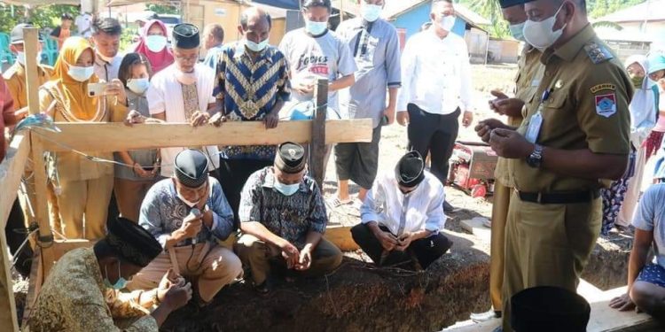 Wabup Letakkan Batu Pertama Pembangunan Masjid Al Mu’Minun Buyat Selatan