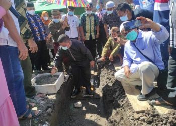 Wawali Letakan Batu Pertama Pembangunan Masjid Az-Zikra