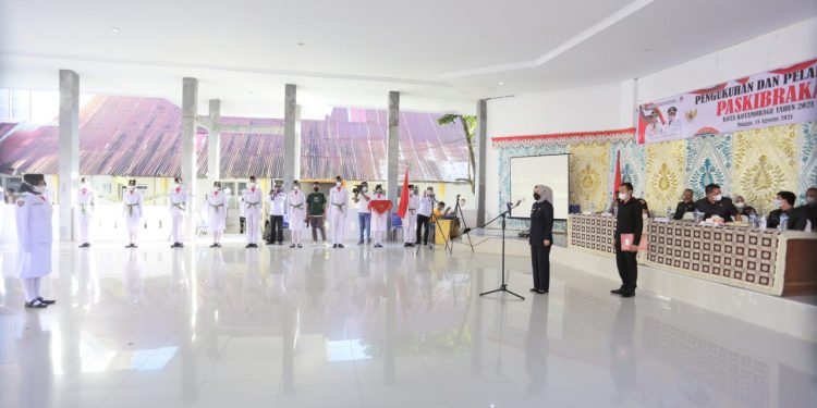 Wali Kota Kukuhkan Paskibraka dan Duta Pancasila Kotamobagu
