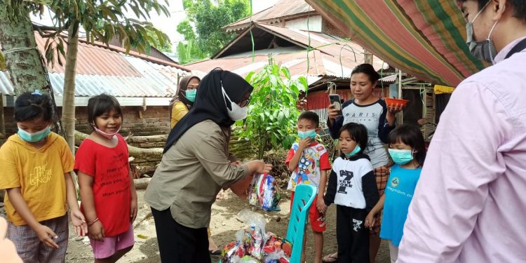 Dinas P3A Lakukan Pendampingan dan Beri Bantuan Pada Anak-anak Korban Kebakaran