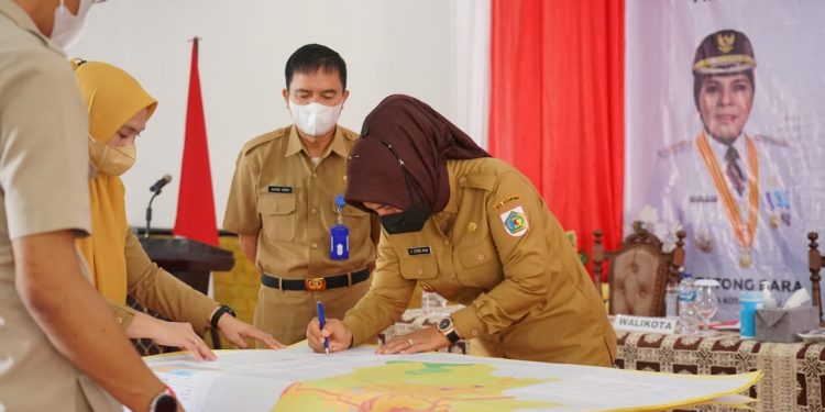 Wali Kota Tandatangani Peta Revisi RTRW Kota Kotamobagu