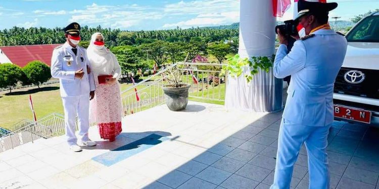 Serba-serbi HUT RI di Boltim; Bupati Jadi Fotografer, Wabup dan Istri Jadi Model