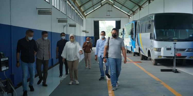 Tatong Bara Tinjau Kondisi Balai Pengujian Kendaraan Bermotor