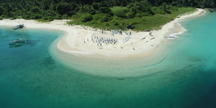 Lantik Pejabat di Tempat Wisata, Bupati Boltim: Saya Namakan Kabinet Pulau Nanas