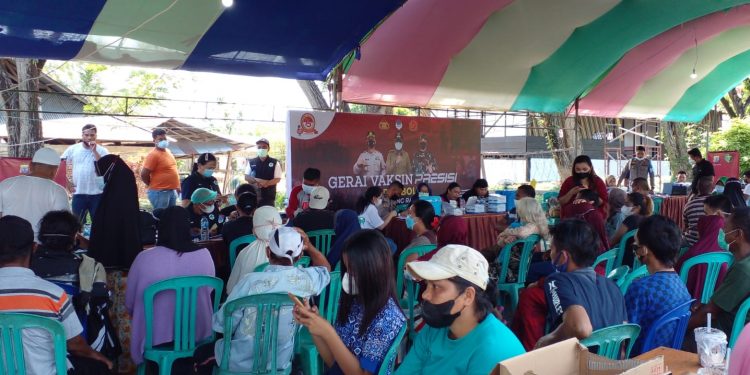 Polres-Dinkes Boltim Gelar Vaksinasi Massal