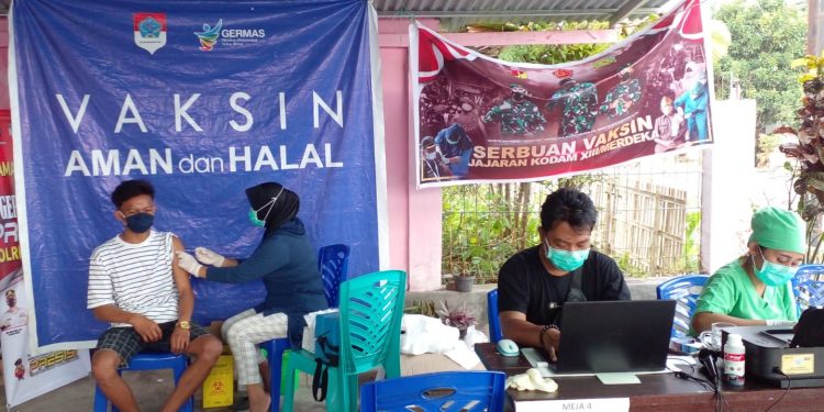 Sasar Warga yang Belum Divaksin, Petugas Puskesmas Modayag Barat Siaga di Perbatasan Boltim-Kotamobagu