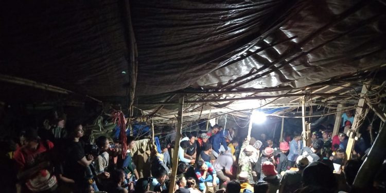 Sembilan Orang  Dikabarkan Tertimbun di Lokasi Tambang Emas Toraut