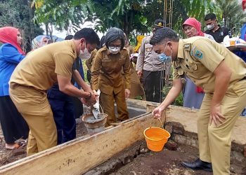 Bupati Yasti Letakan Batu Pertama Pembangunan Gedung STIT
