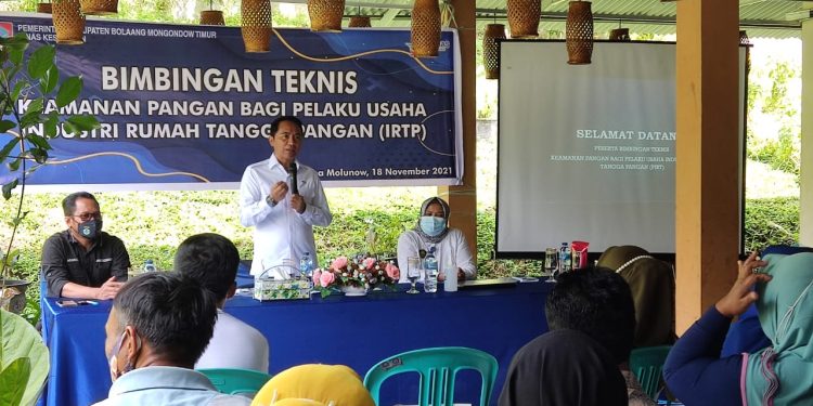 Buka Bimtek Keamanan Pangan, Bupati Ingatkan Pelaku IRTP Soal Mutu Produk Usaha