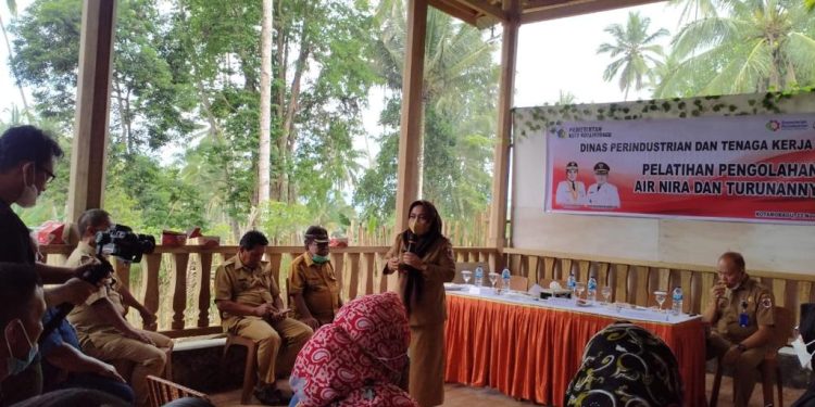 Disperinaker Latih 25 Petani Aren Kotamobagu