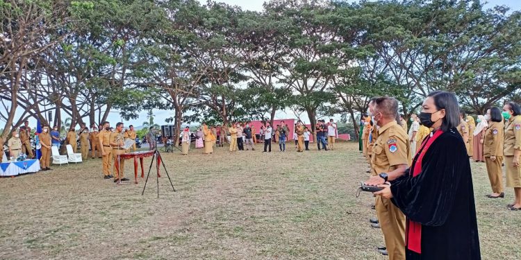 Bupati Boltim Lantik 54 Kepsek, 15 Penilik Sekolah dan Dua Kepala SKB