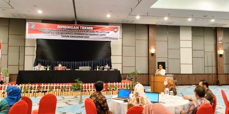 Wabup Yanny Buka Bimtek SIPD Tahun 2021