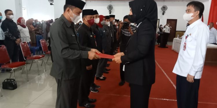 Wali Kota Tatong Bara Lantik 15 Penjabat Sangadi di Kotamobagu
