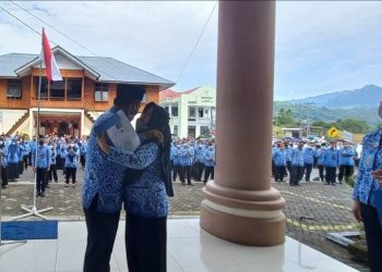 Dua ASN Boltim Terima SK Pensiun di Apel Korpri