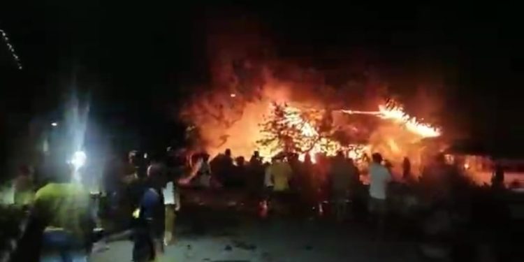 Diduga Korsleting Listrik, Rumah Milik Warga Kotabunan Barat Ludes Terbakar