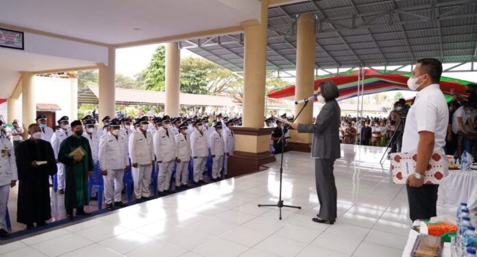 Bupati Yasti Lantik dan Ambil Sumpah 96 Sangadi Terpilih
