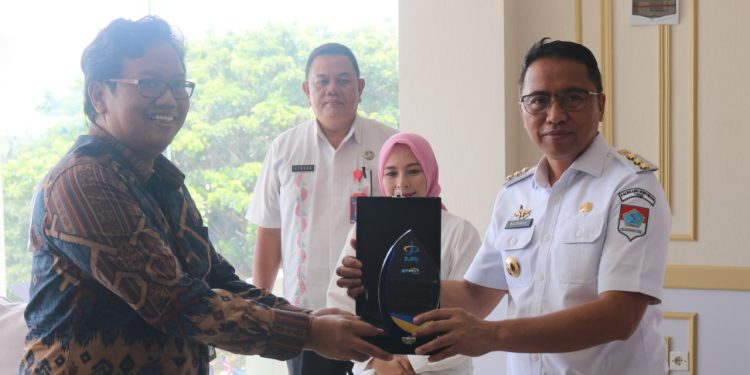 Pemkab Boltim Raih Dua Penghargaan dari Kementerian Keuangan