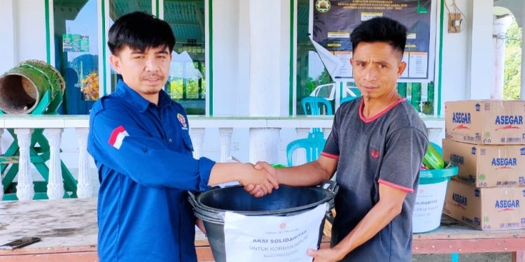 Karang Taruna Boltim Bantu Korban Banjir Motongkad Utara