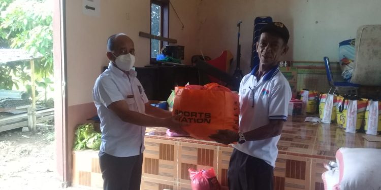 Dispora Salurkan Bantuan kepada Korban Banjir di Desa Motongkad Utara