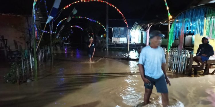 Luapan Air Sungai Picu Banjir di Buyat dan Buyat II