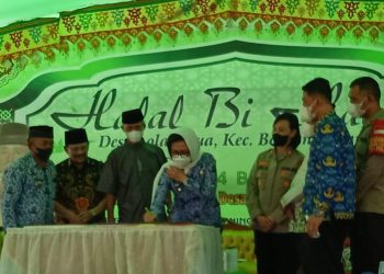 Bupati Yasti Hadiri Halal Bihalal Sekaligus Resmikan 4 Fasilitas Publik Desa Lolan II