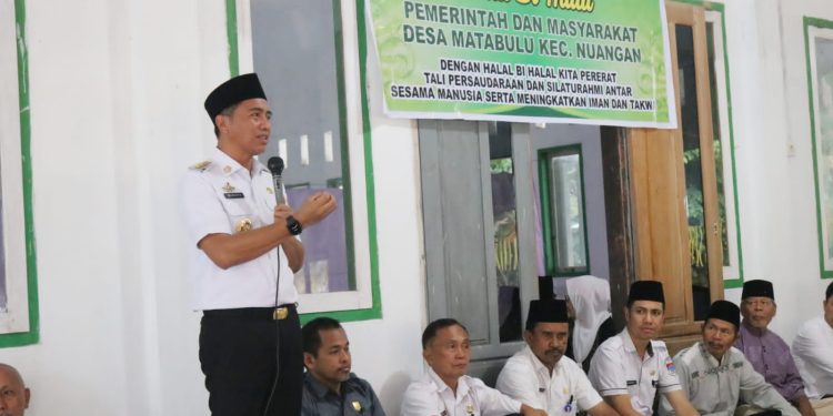 Bupati Boltim Bersama Ketua TP-PKK Hadiri Halal Bihalal di Desa Matabulu