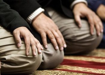 Ini Tata Cara Sholat Idul Fitri, Lengkap dengan Bacaan Niat dan Doa di Antara Takbir