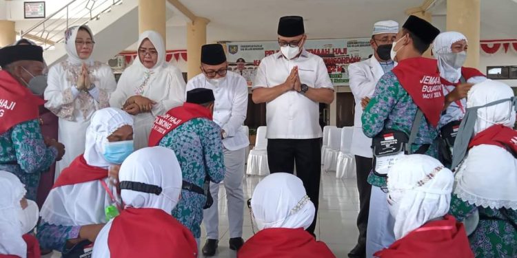 Bupati Limi Lepas Jamaah Calon Haji Asal Bolmong 